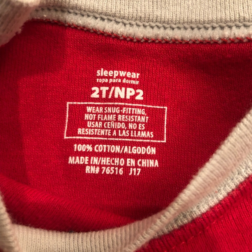 Pajamas - 2T - Picture 4 of 4